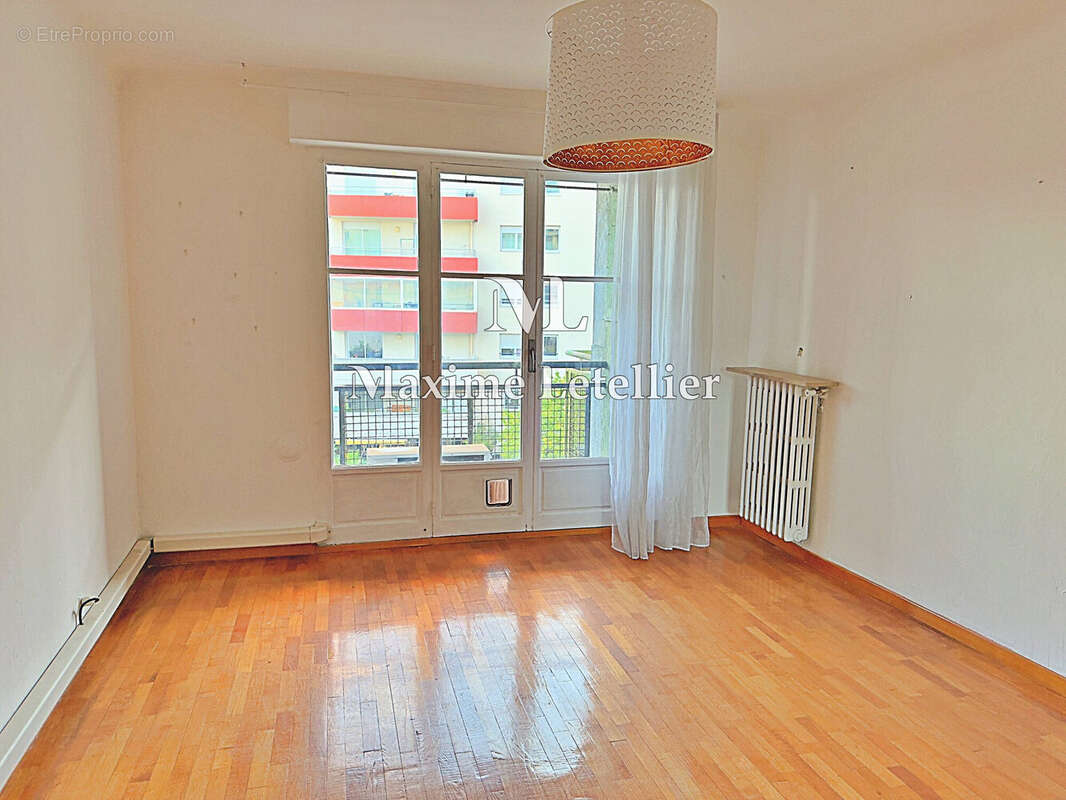 Appartement à MARSEILLE-4E