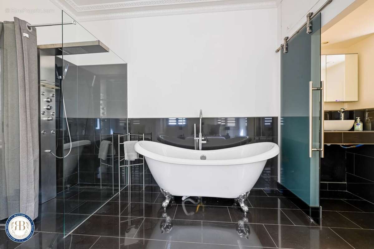 Appartement à VILLEFRANCHE-SUR-MER