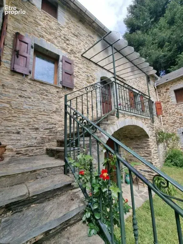 Maison 140 m² à Saint-Etienne-Vallee-Francaise  - photo 2