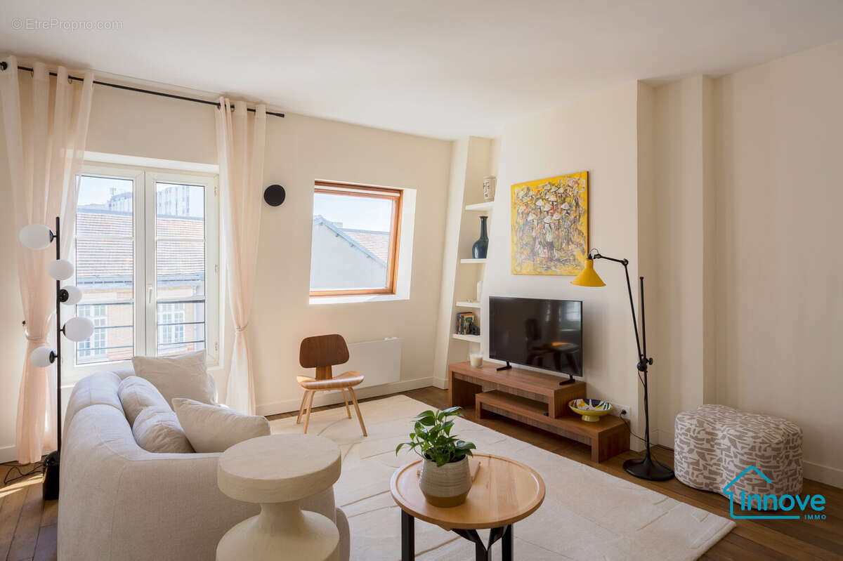 Appartement à PARIS-15E