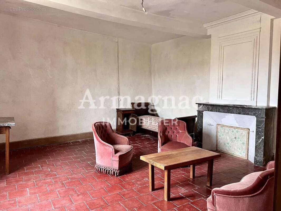 Maison en pierre avec dépendances à rénover - photo 10