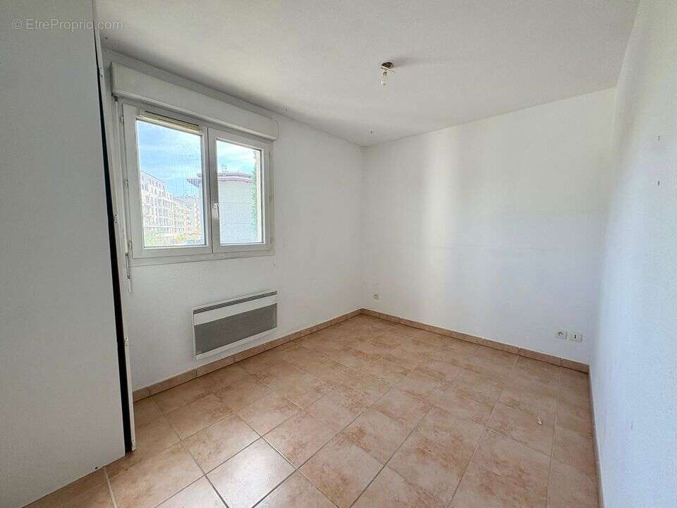 CHAMBRE 2 - Appartement à ANNEMASSE