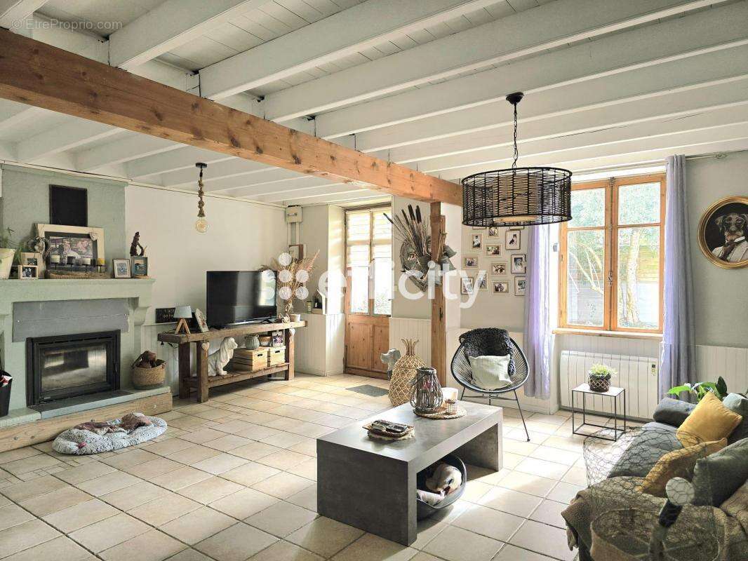 Maison à SAINT-HILAIRE-LA-PALUD