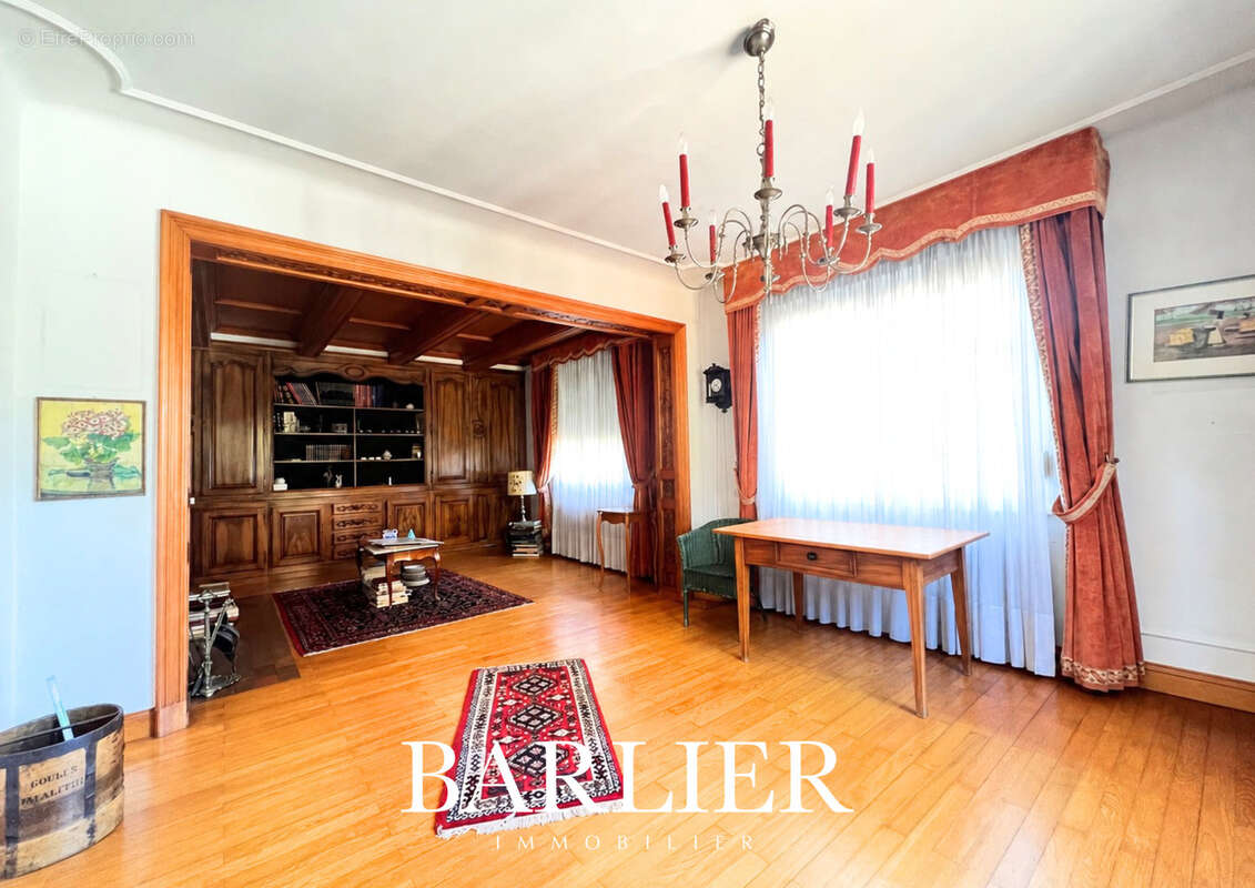 Maison 5 pièces 130 m2 sur un terrain de 10 ares avec fort potentiel - photo 4