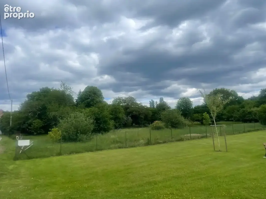 Terrain 2 100 m² à vendre à Sugeres (63490) - photo 3