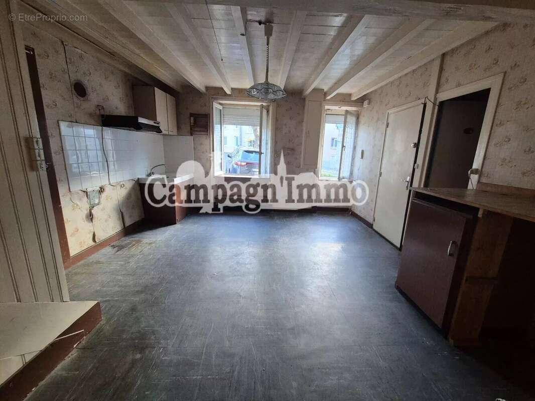 Maison à ESSERTINES-EN-DONZY