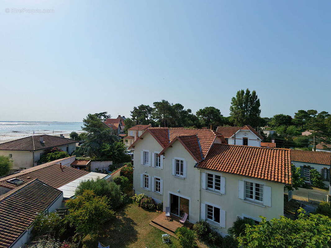 VILLA "Surprise" - vue mer - Saint-Trojan les Bains - 225 m² - 11 pièces - photo 1