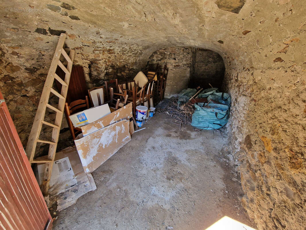 Maison à CASTANET-LE-HAUT