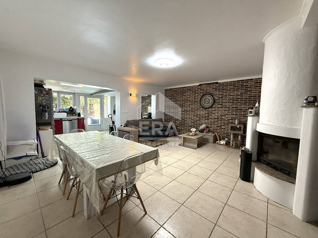 Maison à BRIE-COMTE-ROBERT