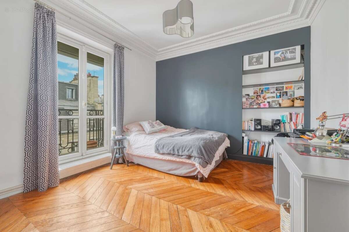 Appartement à PARIS-17E