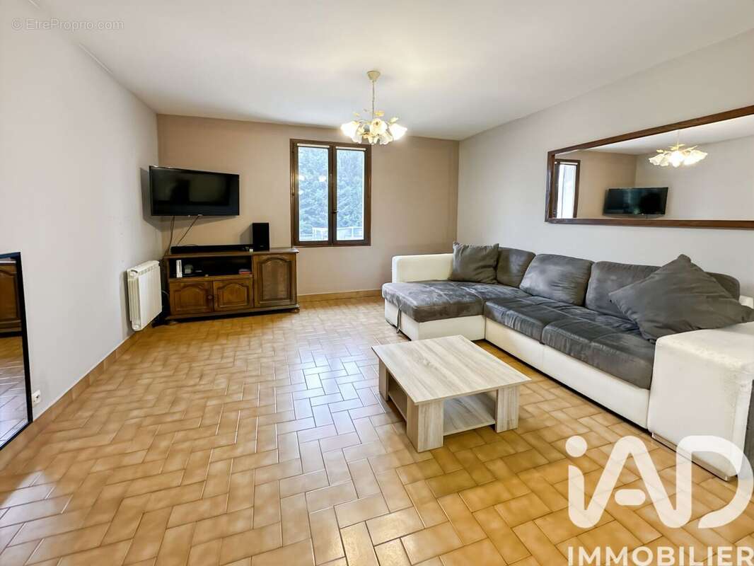 Photo 3 - Maison à VILLEBLEVIN