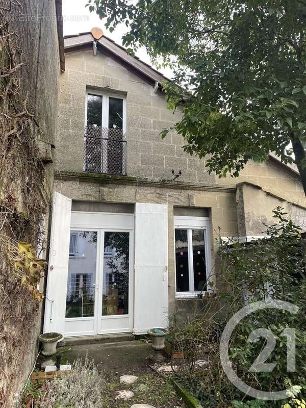 Maison 178 m² à Coutras  - photo 13
