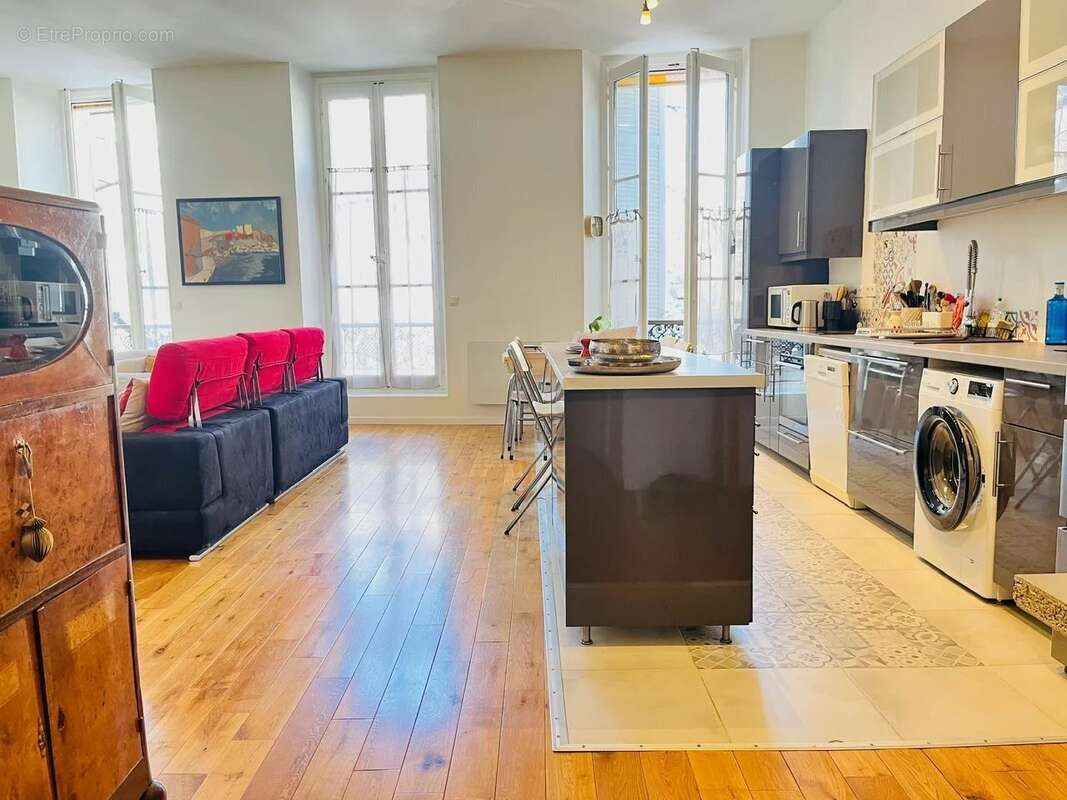 Appartement à MARSEILLE-1E