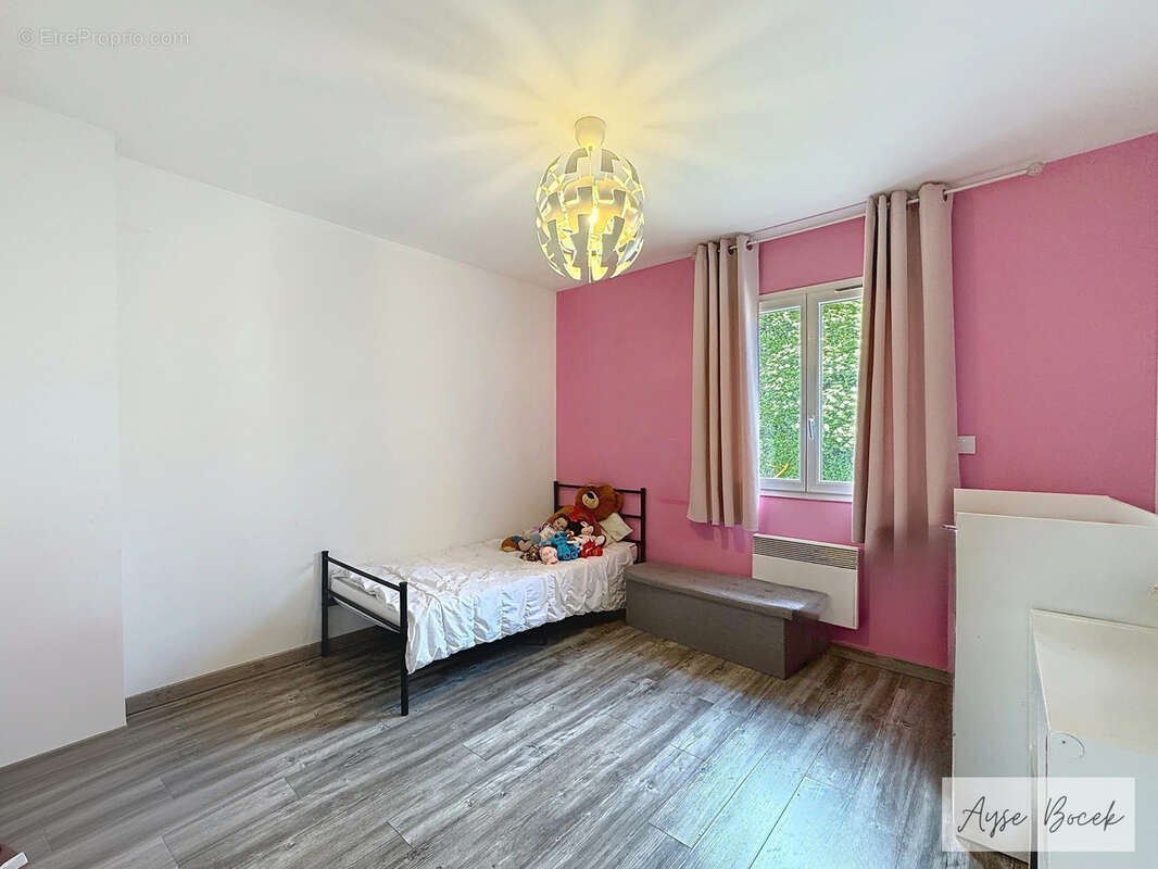 Maison à REVENTIN-VAUGRIS