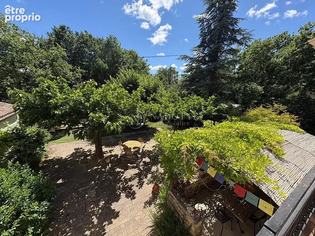 Cadenet - Maison de charme avec piscine  - cadre paisible et privilégié - photo 12