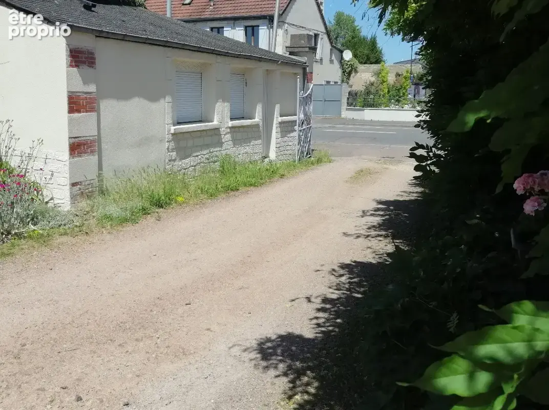 Nevers   rapport 9 % maison avec meubles, parking louee - photo 2