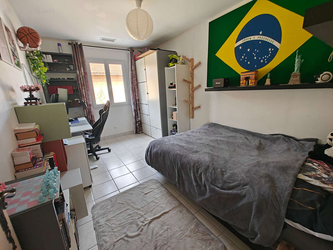 Maison Toulon Est  4 pièce(s) 115 M2  sur  terrain avec piscine et stationnement. - photo 10