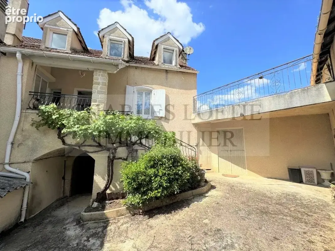 Maison à SALVIAC