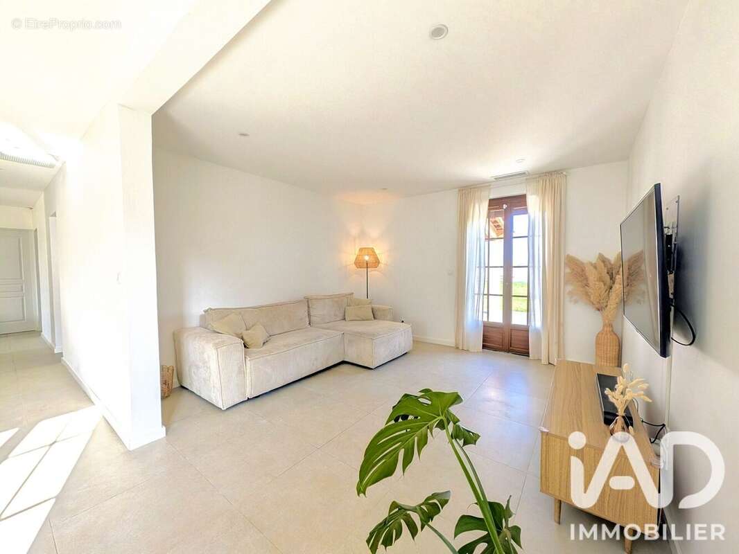 Maison 130 m² à Pujols-Sur-Ciron  - photo 2