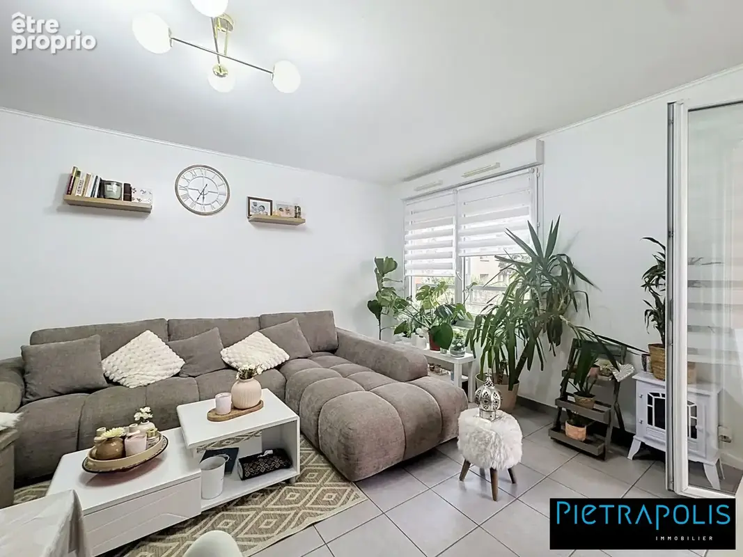 Appartement 4 pièces 60 m² à vendre à Venissieux (69200) - photo 2