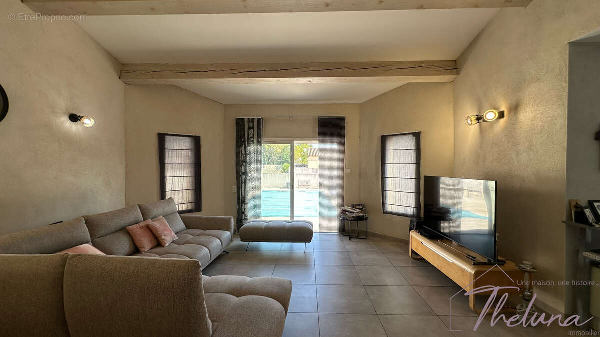 Villa R+1 avec piscine et terrain constructible à Tarascon - photo 8