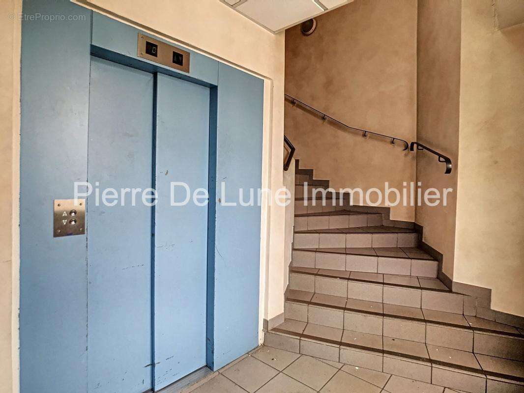 Perigueux local a vendre 1.311m² - photo 15
