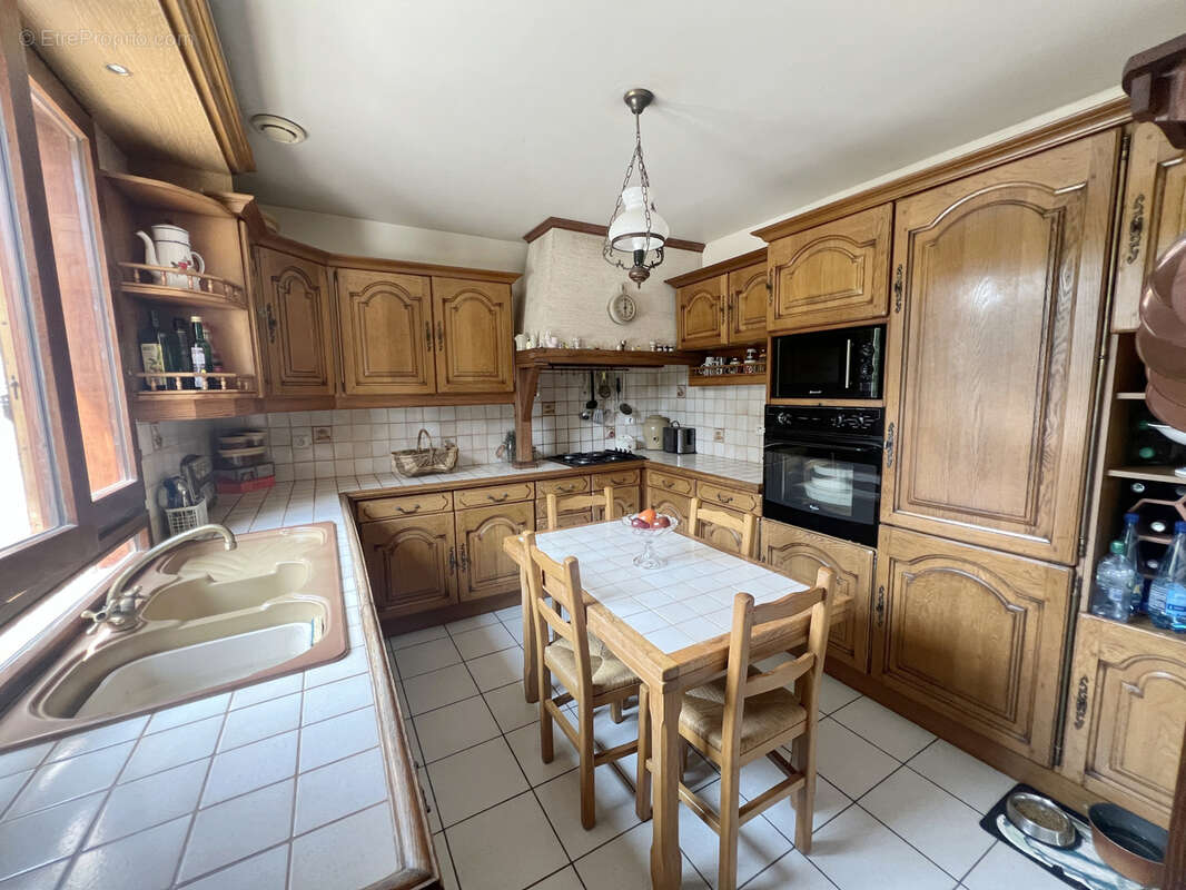 Maison à LA QUEUE-EN-BRIE