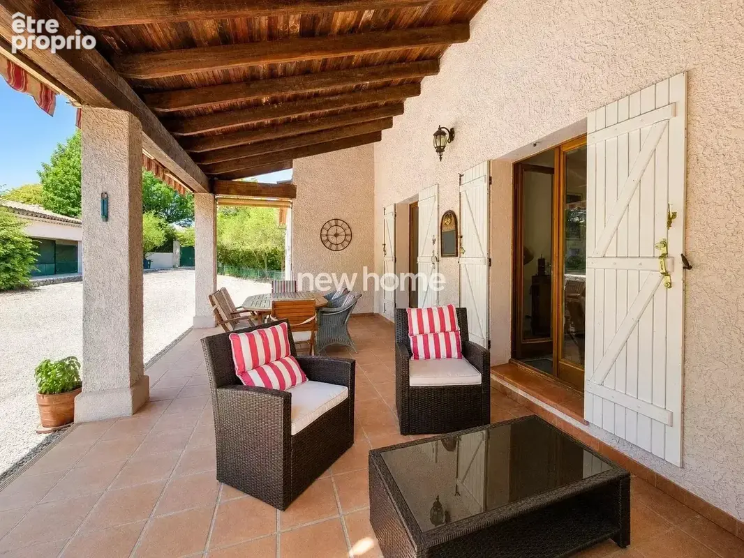 Lorgues – Villa de plain-pied 4 chambres avec piscine, à pied du village - photo 7