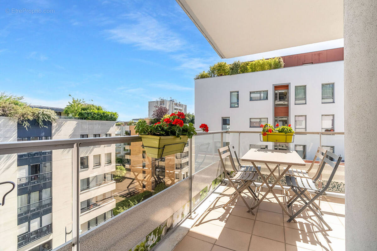 Appartement à PARIS-17E