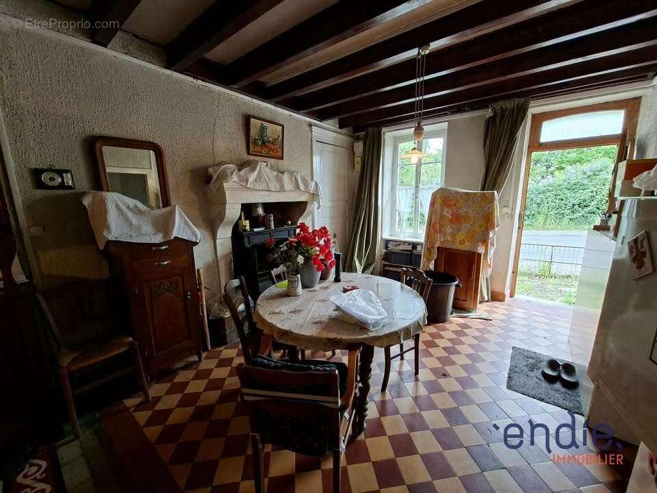 Maison à COLOMBIER