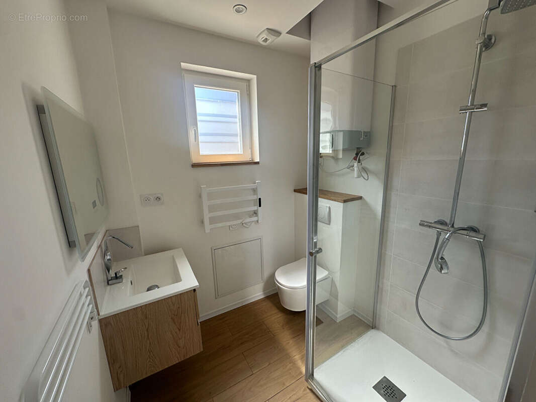 Appartement à GREZIEU-LA-VARENNE