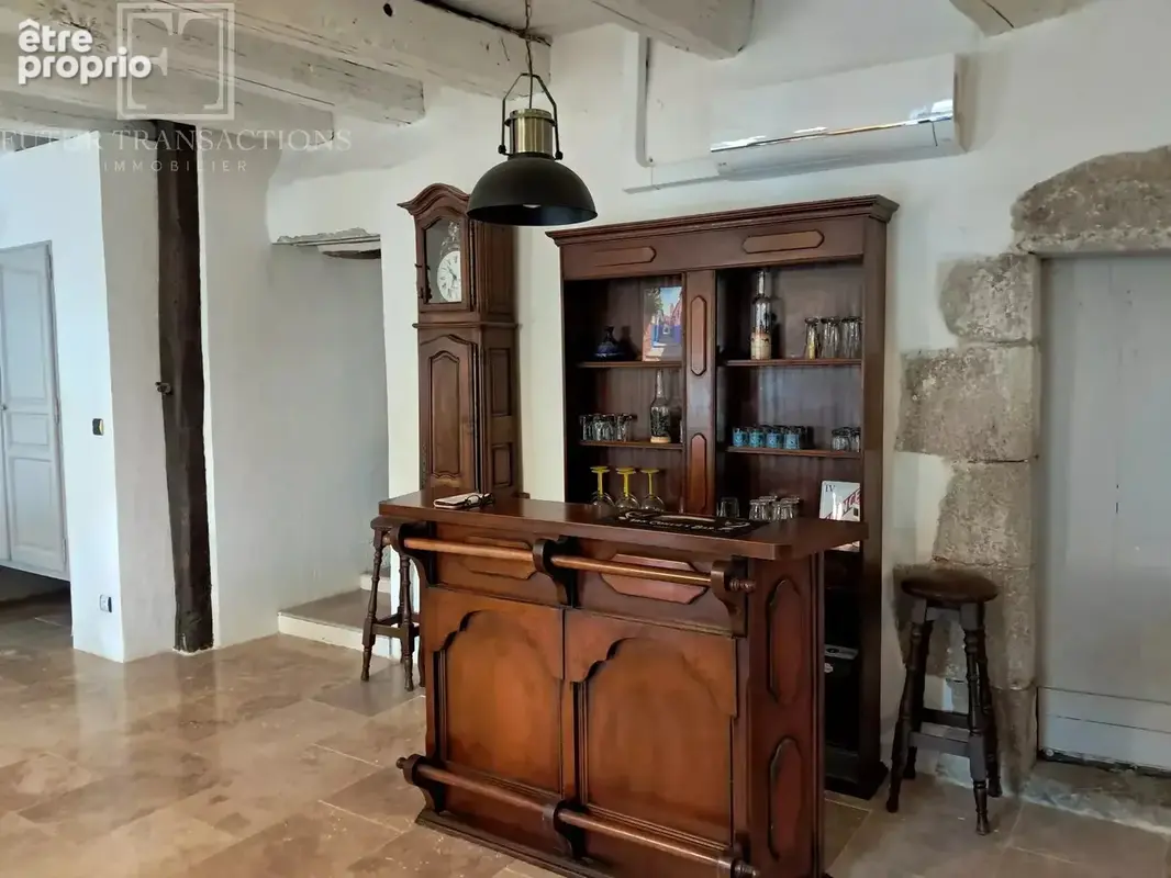 Maison de caractère sur 8175 m² - photo 6