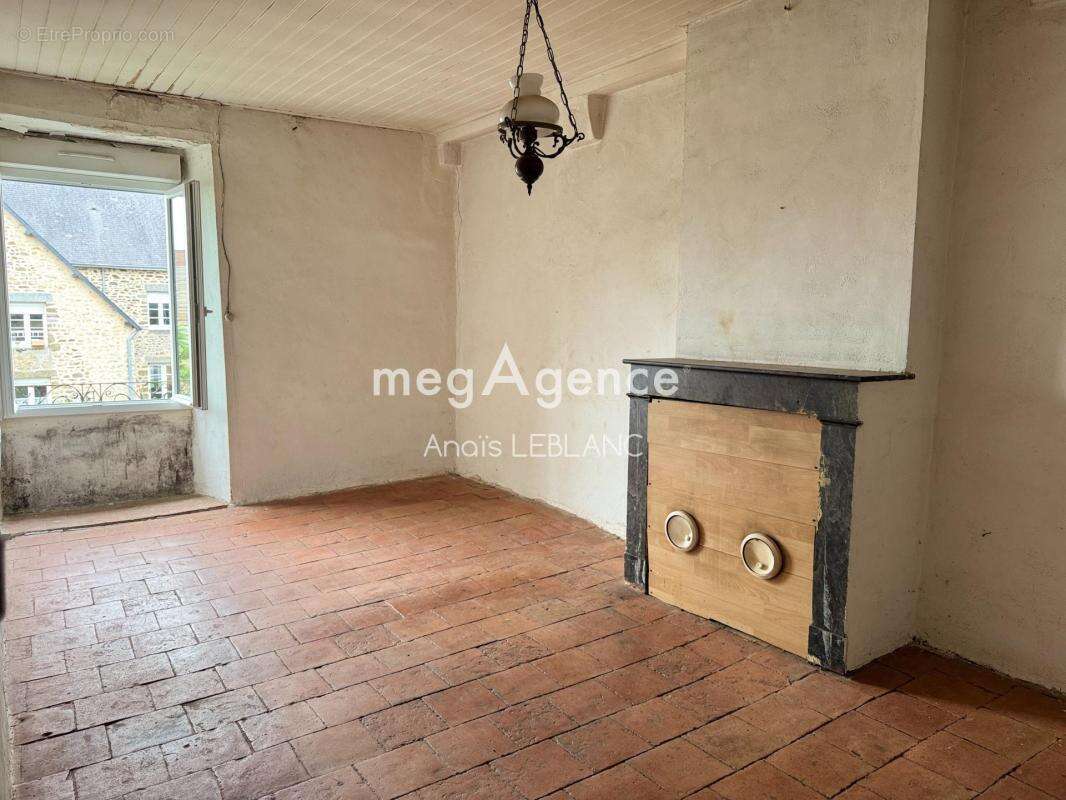 Maison en pierre au cœur d'un village proche du Mans - photo 7