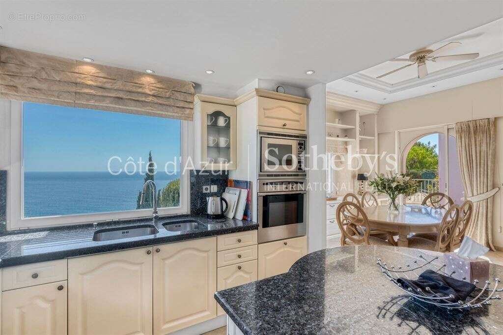 À vendre – Villa de charme avec vue mer et massif de l’Estérel, dans domaine sécurisé au Trayas - photo 8