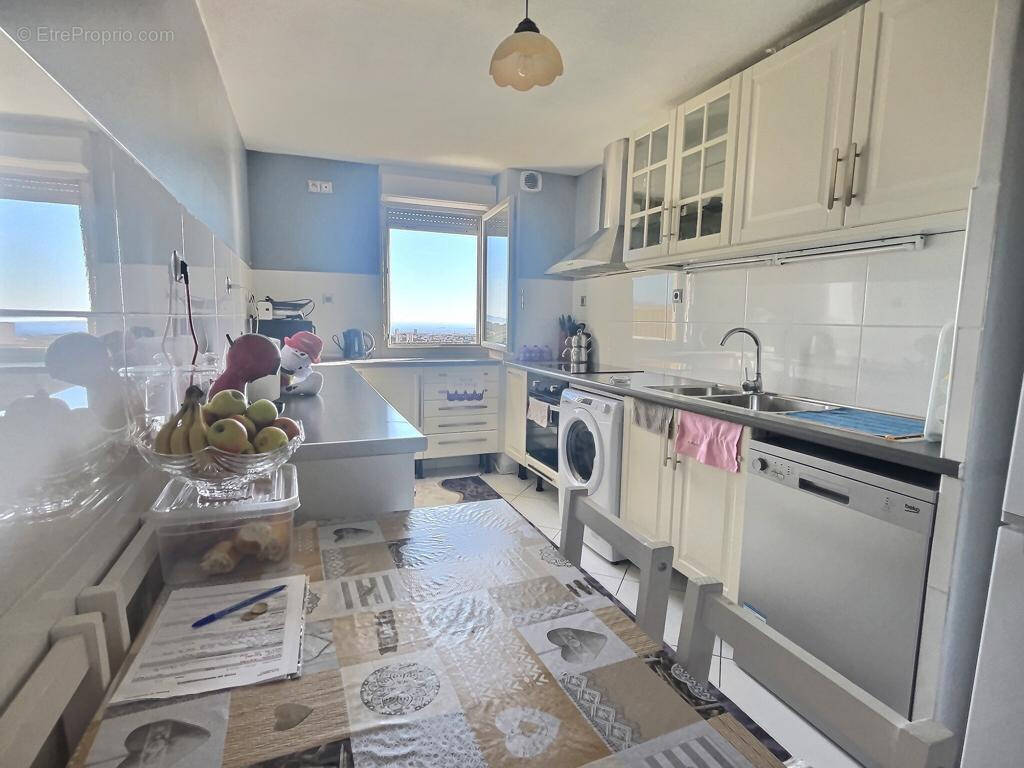 Appartement à MARSEILLE-15E
