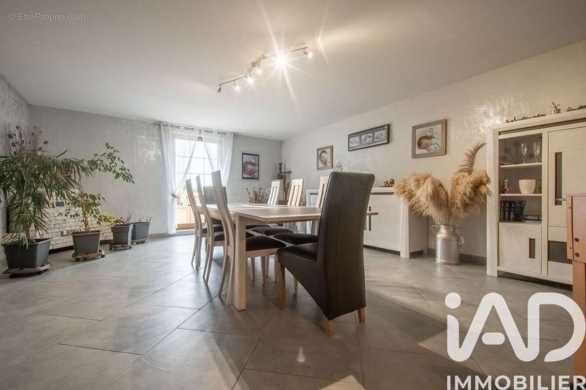Maison 250 m² à Fleville-Lixieres  - photo 8