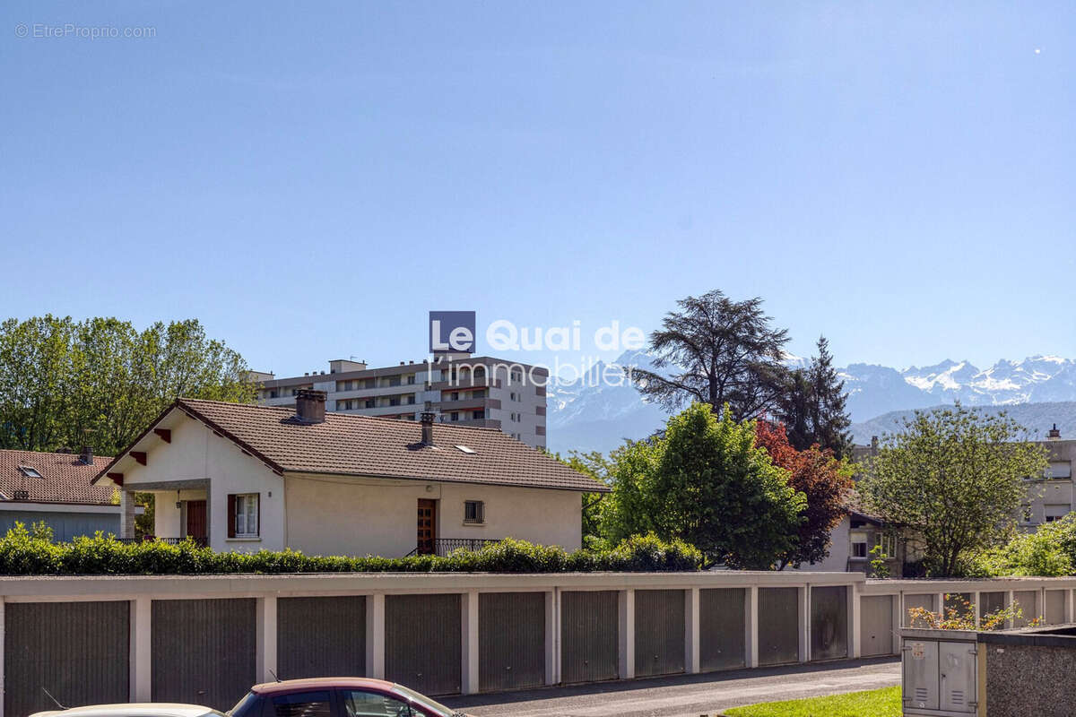 Appartement à MEYLAN