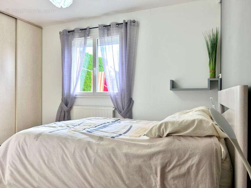 Maison à SAINT-LAURENT-DE-CHAMOUSSET