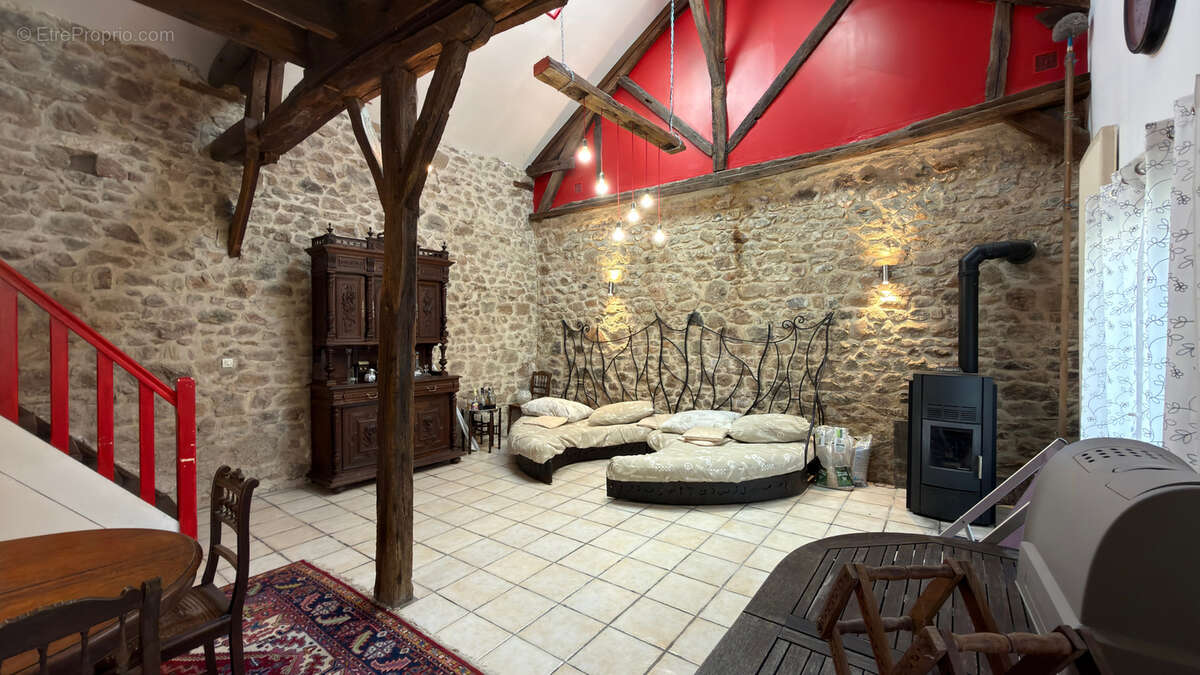 Propriété centre ville ROUVRAY  ( 21 cote d'or ) au calme habitable de suite - photo 2