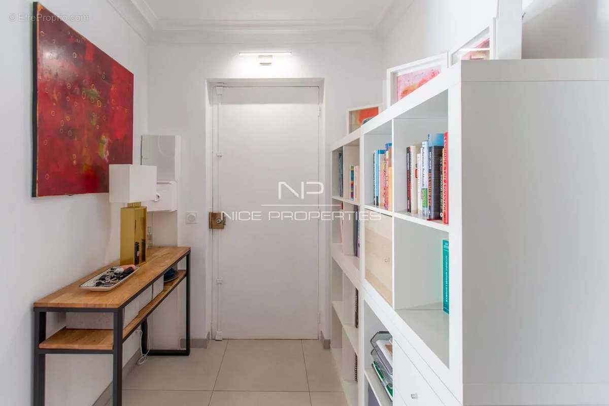 Appartement à SAINT-LAURENT-DU-VAR