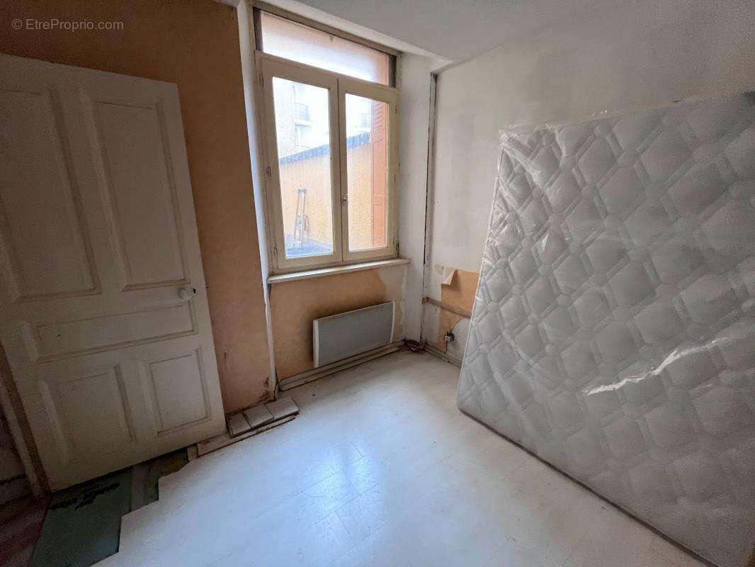 Appartement T1 bis à rénover – Secteur Amphithéâtre à Rodez - photo 2