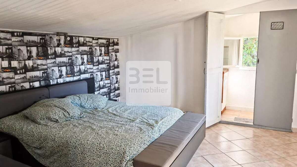 Maison à CAMARET-SUR-AIGUES