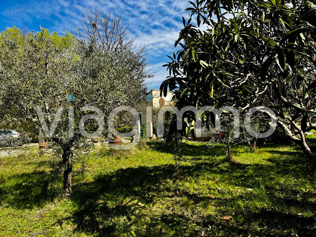 Maison à POURRIERES