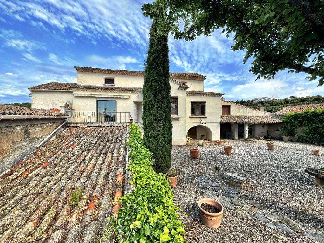 Maison à CABREROLLES