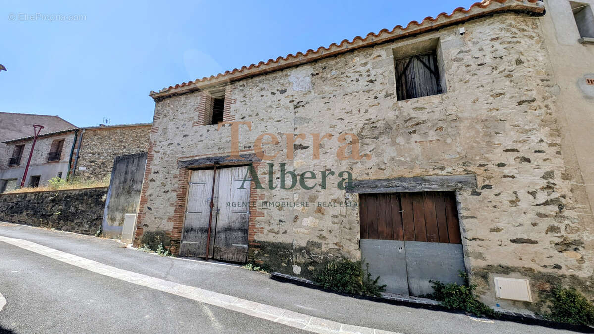 Maison à MONTESQUIEU-DES-ALBERES