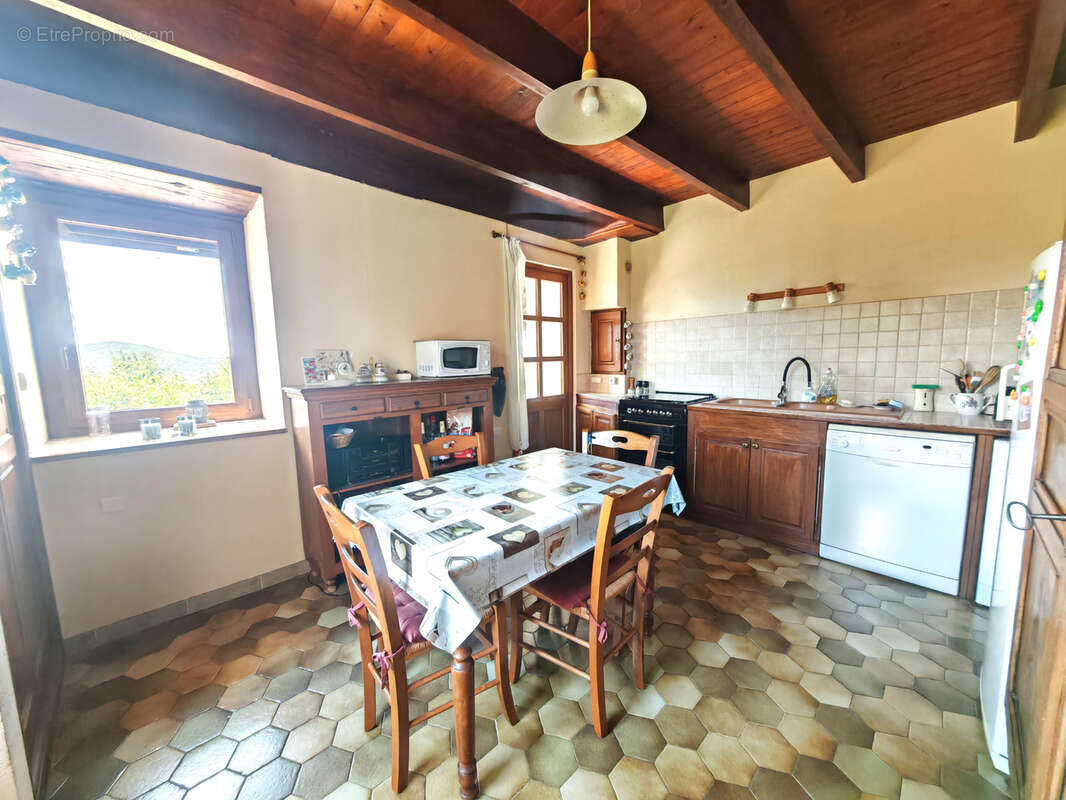 Maison à SAINT-ROMAIN-DE-LERPS