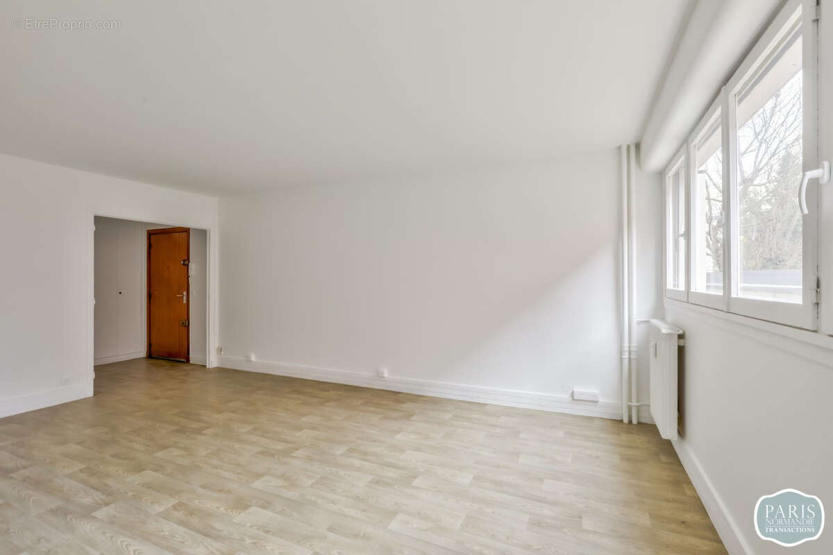 Appartement à PARIS-15E