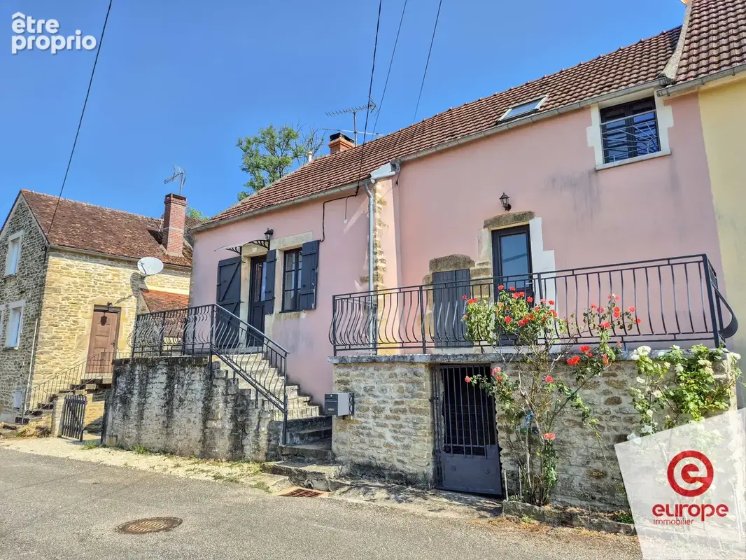 Maison 4 pièces de 100m2 avec jardin et dépendances à Domecy-sur-le-Vault - photo 1