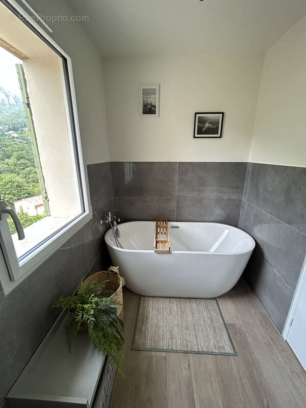 Maison à TOURRETTES-SUR-LOUP