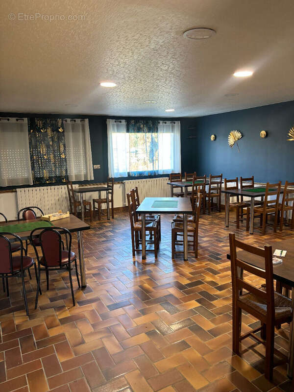 Commerce à PLOUAGAT